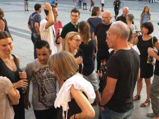 photo/a6cbe054-5253-47c4-abb2-18572ccd7fce-3